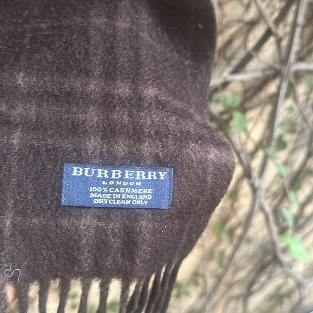Burberry 100% Cashmere scarf